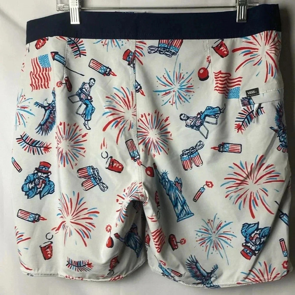 VANS MENS SIZE 34 PATRIOTIC SWIM BOARD SHOETS POCKT DRAWSTRING CLOSURE CLEAN - Picture 11 of 13